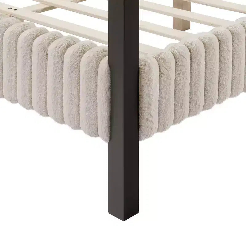 Letto a piattaforma Queen con baldacchino e rivestimento in velluto a coste, marrone chiaro