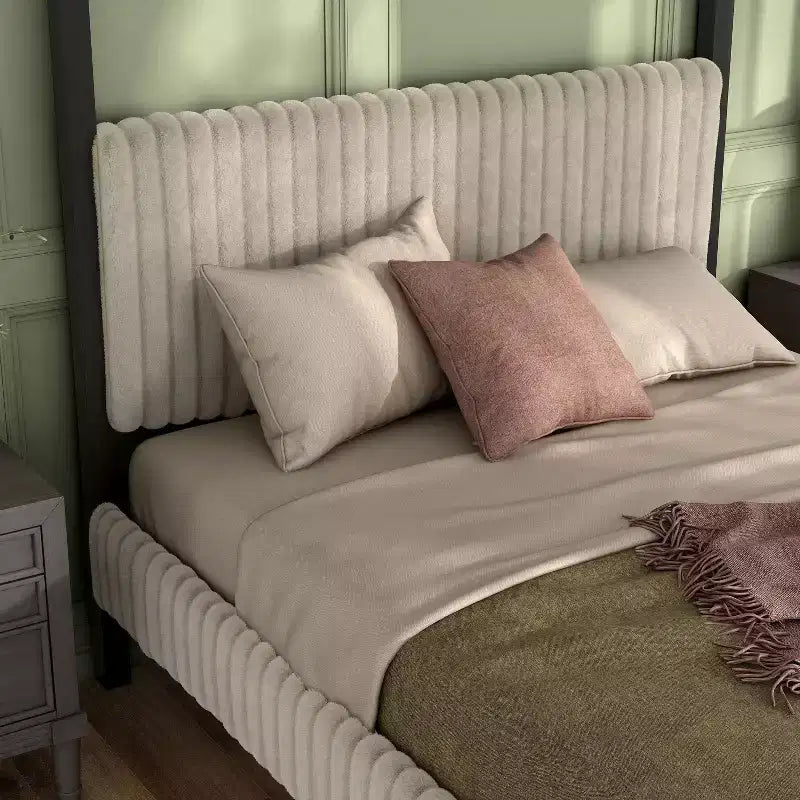 Letto a piattaforma Queen con baldacchino e rivestimento in velluto a coste, marrone chiaro