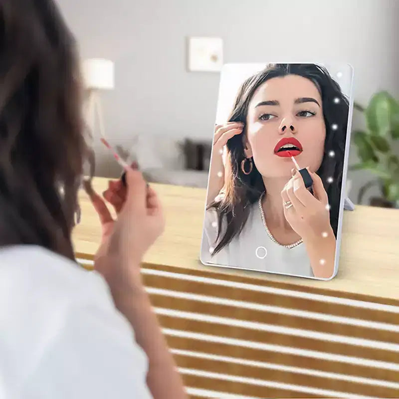 Specchio da trucco Smart con touchscreen e illuminazione LED