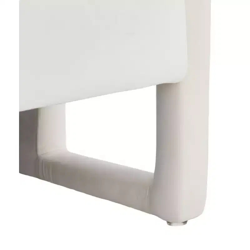 Poltroncina d'accento imbottita, tessuto color crema