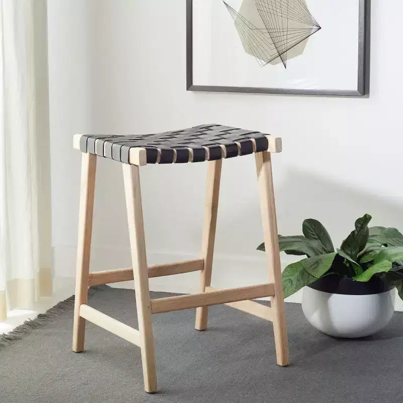 Sgabello da bancone senza schienale con seduta in pelle intrecciata, struttura in legno, 47 cm L x 35,5 cm P