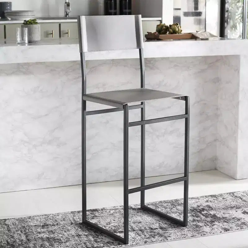 Sgabello da bar con schienale medio e poggiapiedi, struttura in ferro, sedile in pelle, altezza seduta 76 cm