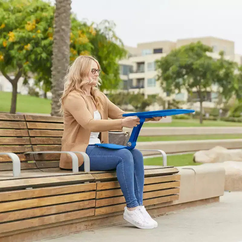 Scrivania pieghevole portatile da appoggiare sulle gambe con superficie regolabile, 66,8 cm L x 53,1 cm P x 29,5 cm A