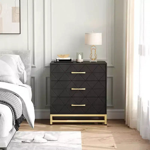 Comodino a 3 cassetti in legno con maniglie dorate, moderno